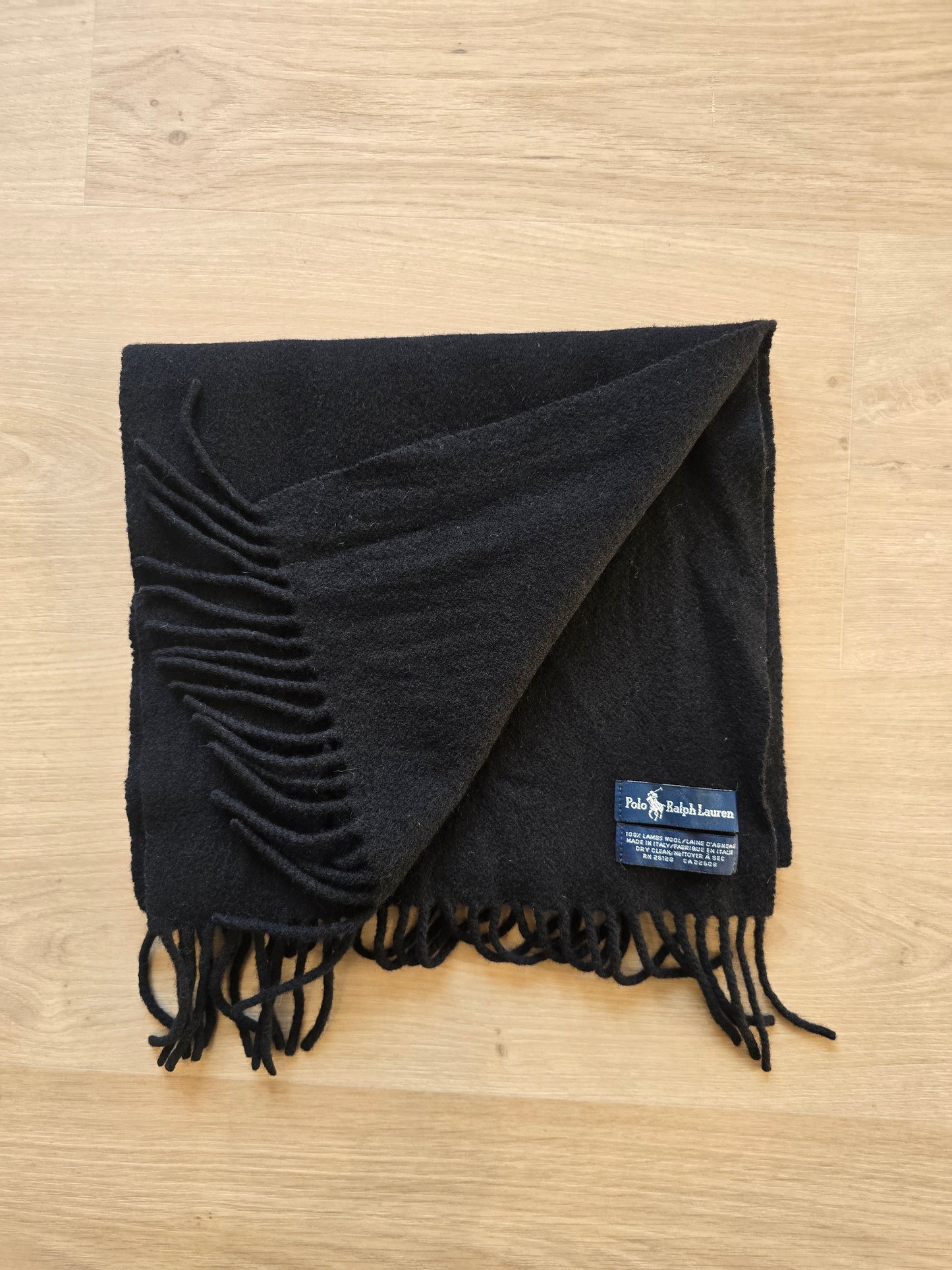 Écharpe en laine d'agneau noir à frange - TU