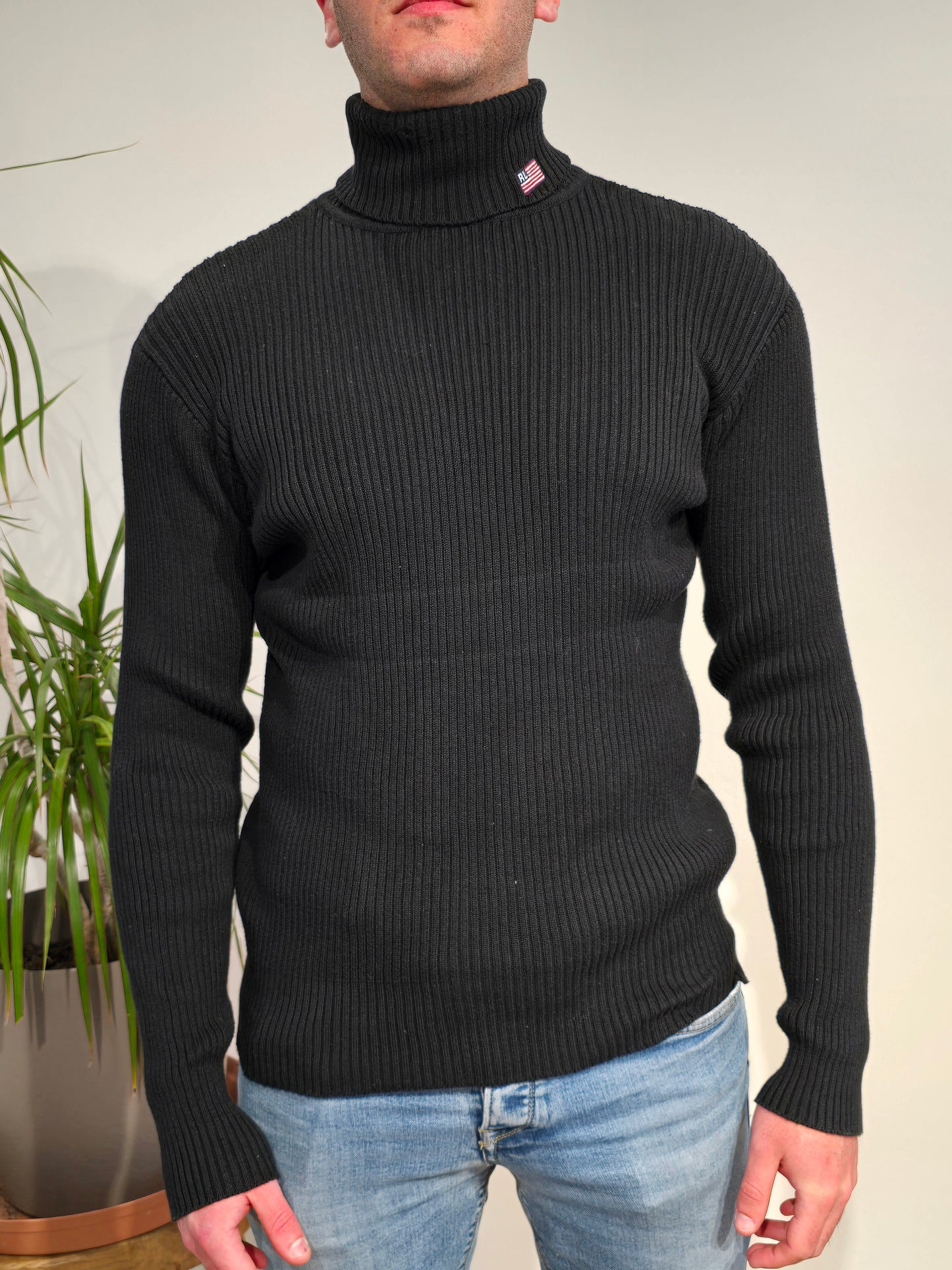 Pull col roulé en maille côtelée noir - L
