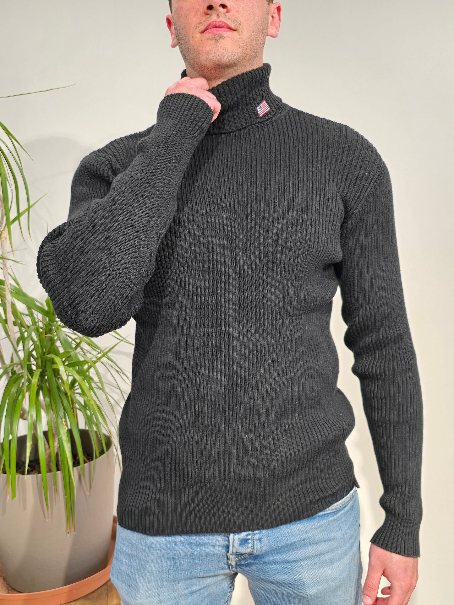 Pull col roulé en maille côtelée noir - L