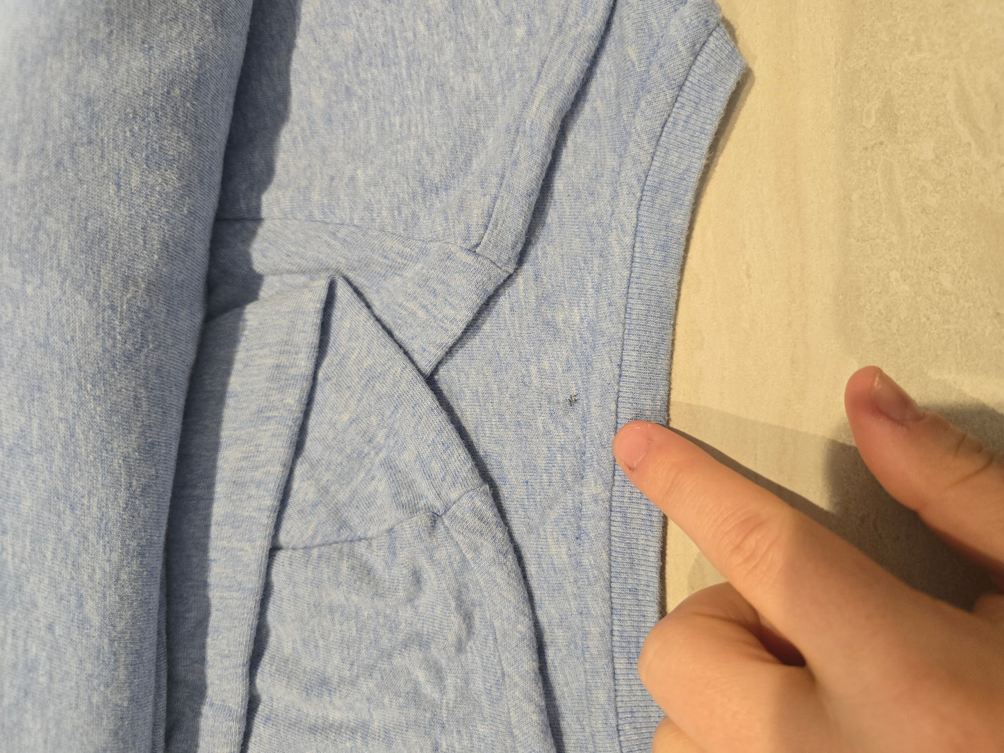 Tee-shirt col V en coton bleu - S