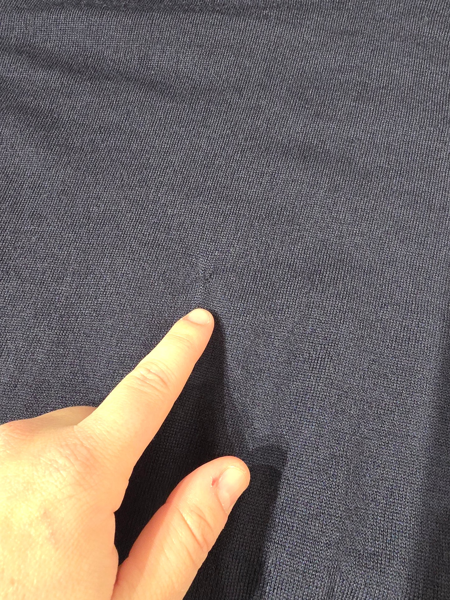 Pull col V en laine bleu marine - M