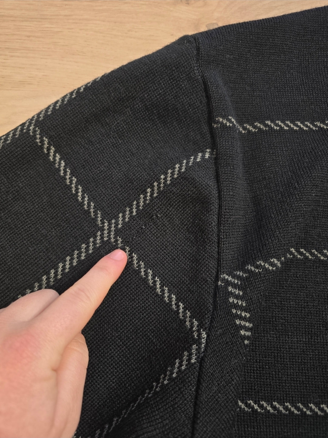 Pull noir à motifs des années 90'- M