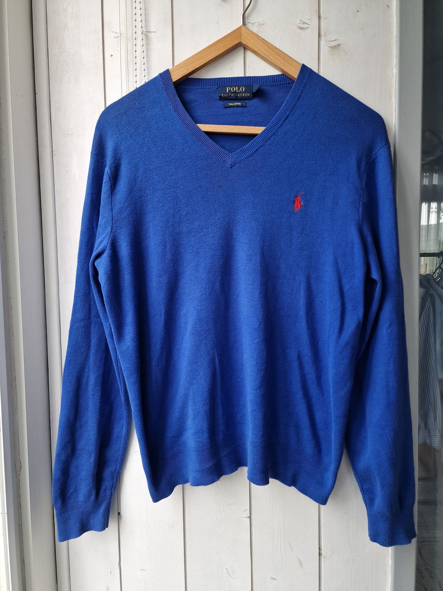 Pull col V en maille fine bleu électrique - S/36