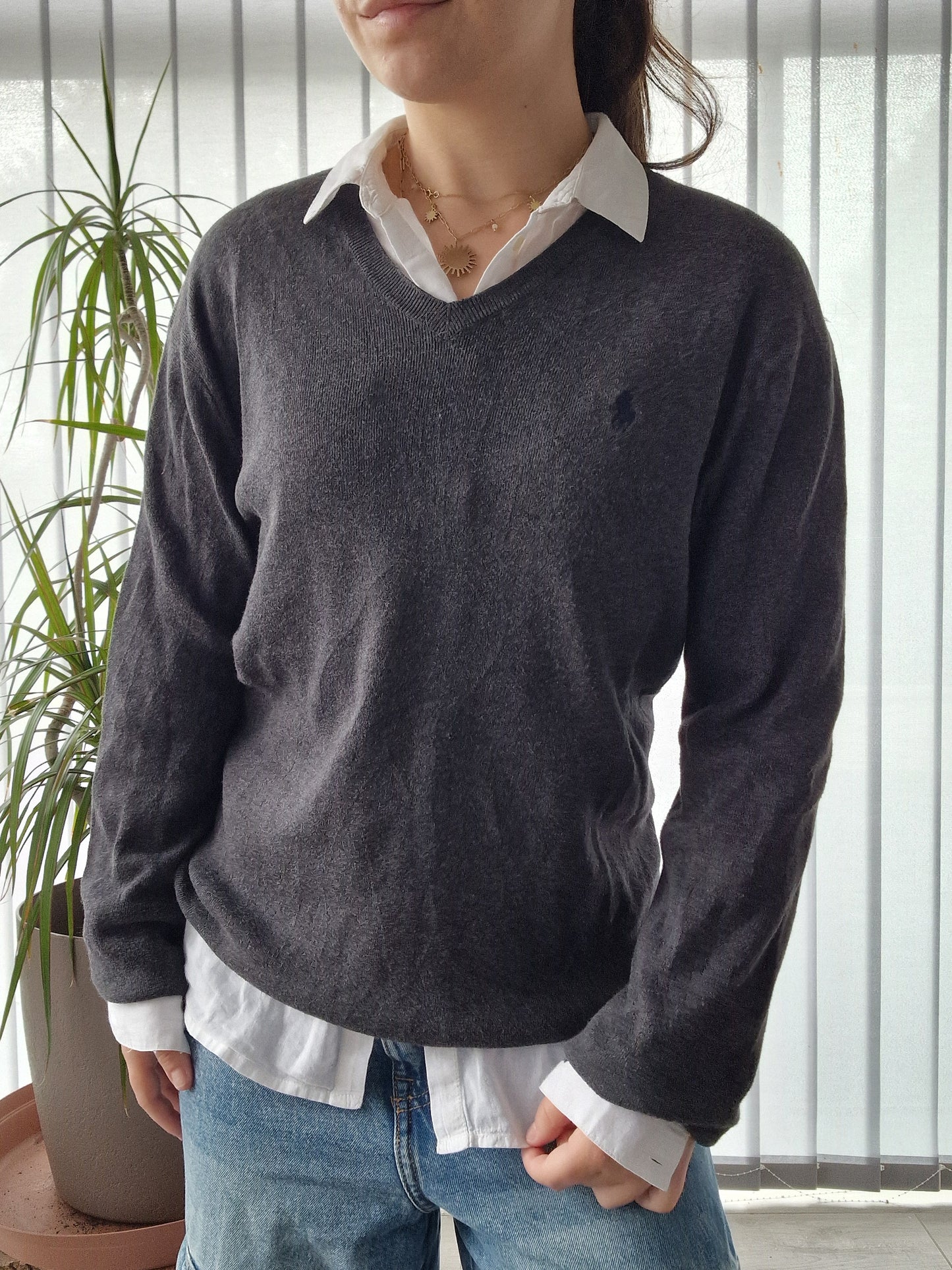 Pull col V en maille fine gris foncé  - S/36