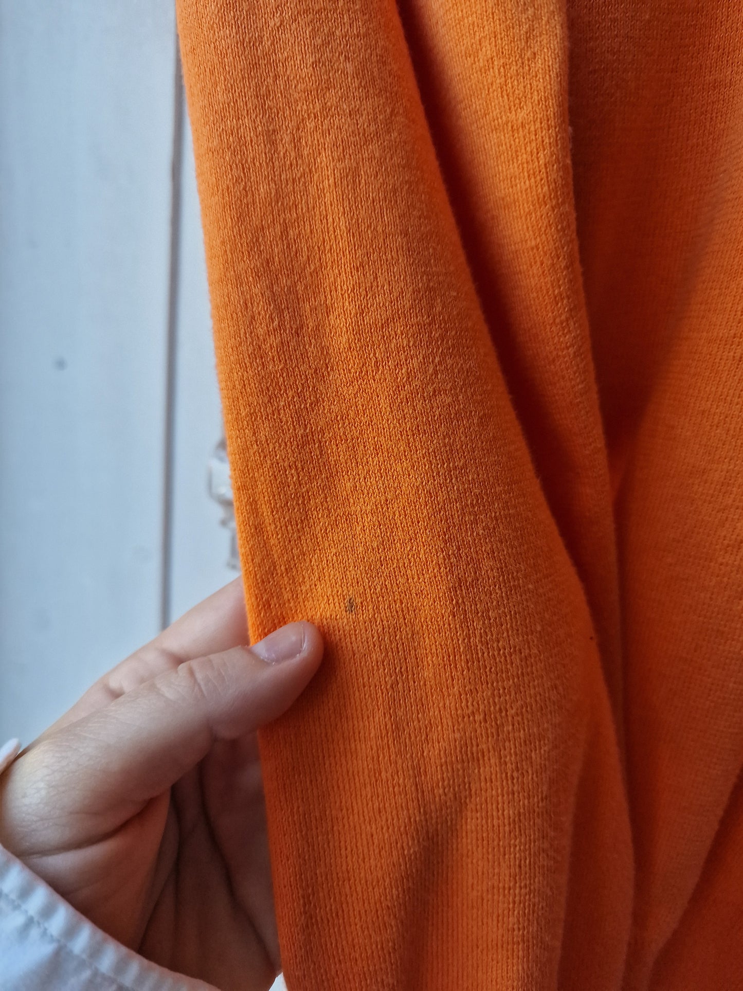 Pull col V en maille fine orange - S/M