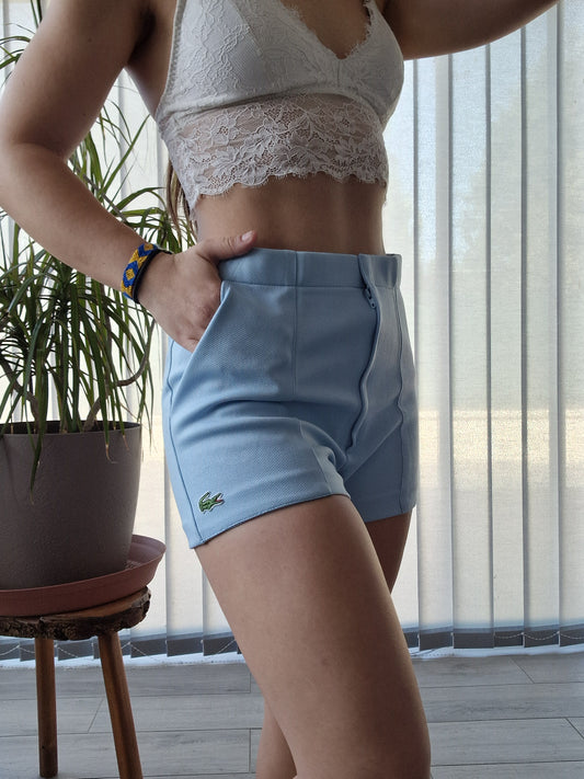 Short taille haute bleu ciel des années 80' fabriqué en France Lacoste - XS/34