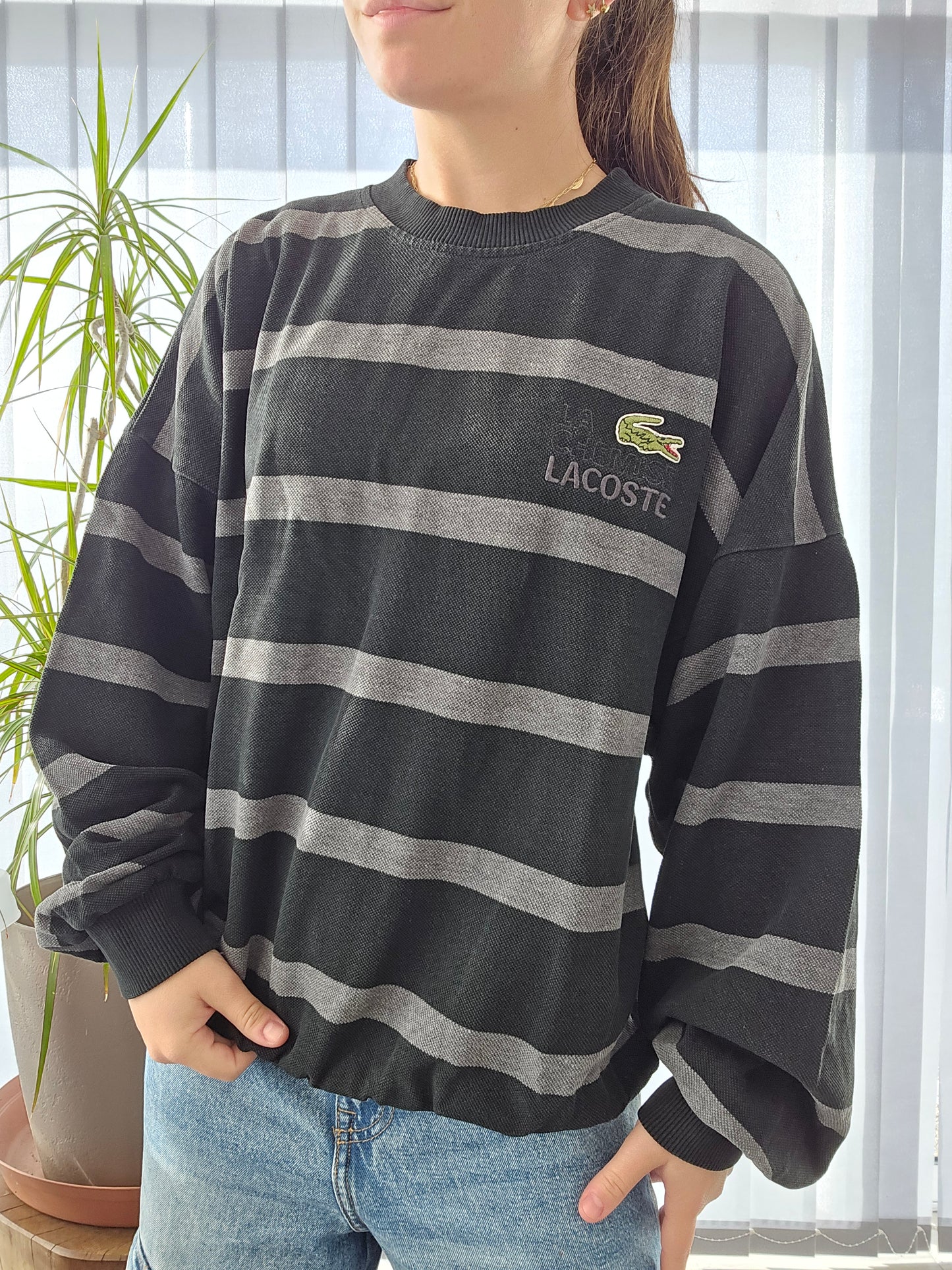 Sweat noir à rayures des années 80' "la chemise Lacoste" - XL/42 mixte