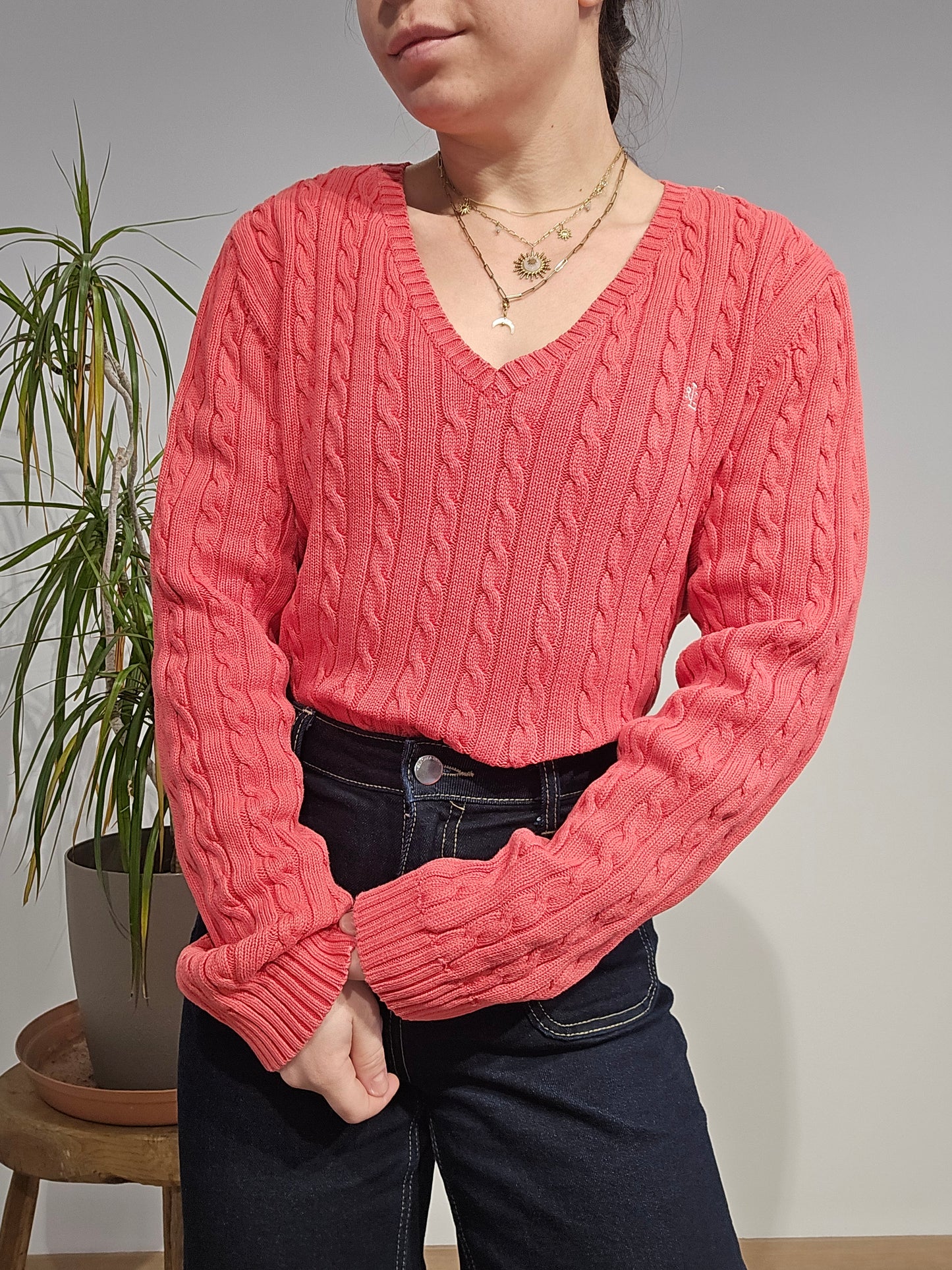 Pull col V en maille torsadée corail - L