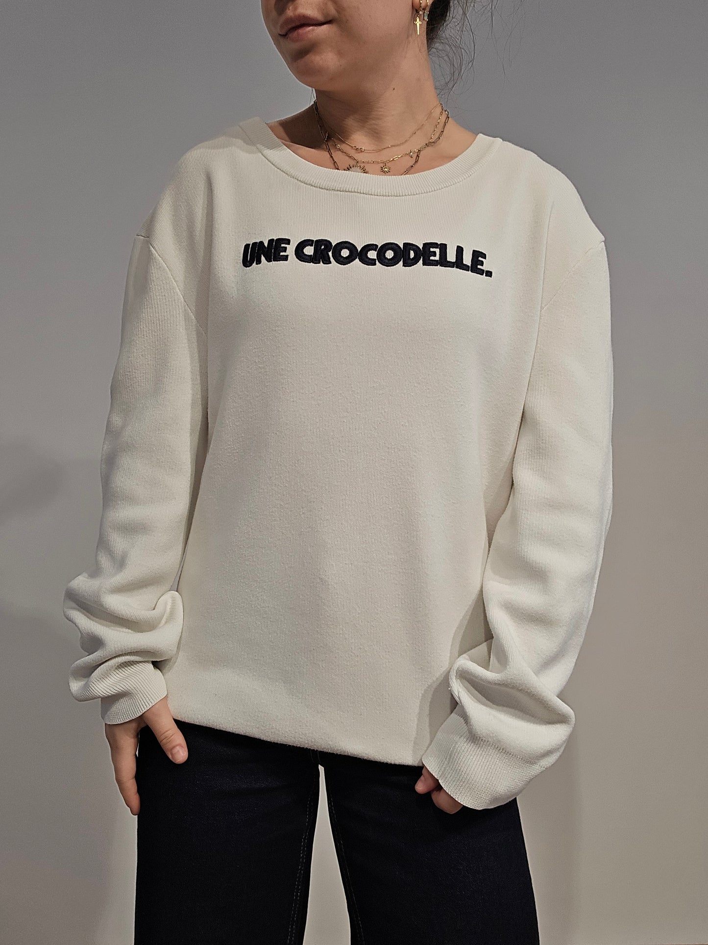 Pull original en coton blanc brodé "une crocodelle" - XL