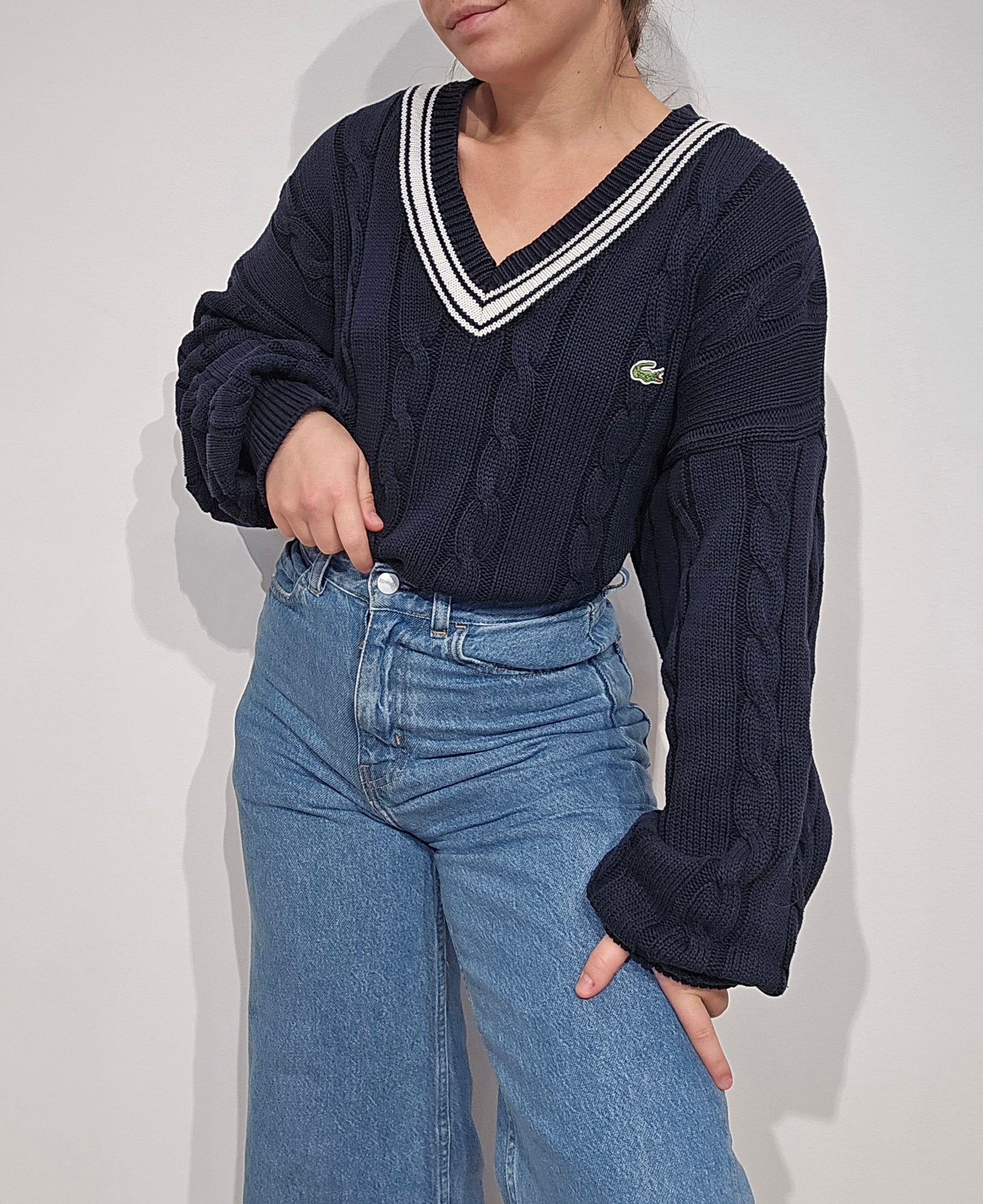 Pull Lacoste col V marine vintage – maille torsadée épaisse, liseré blanc, années 90 - XXL